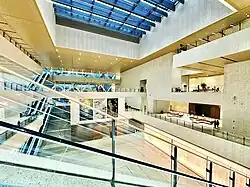 Вестибюль Восточного филиала Шанхайского музея.