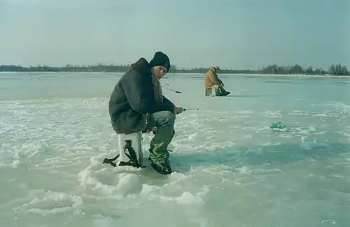 Рыбаки на озере Кармозеро