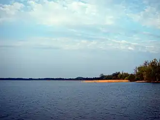 Вид на озеро Люцимер с северного берега весной 2014 года