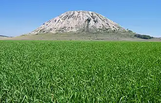 Шихан Торатау в цветах флага Башкортостана