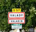 Двуязычный знак (на французском и окситанском) на въезде в Валади
