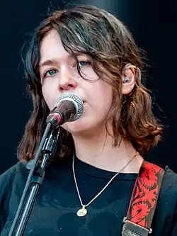 Snail Mail выступает на Primavera Sound[англ.] в мае 2019 года