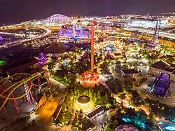 Сочи Парк и Олимпийский парк в вечерней подсветке