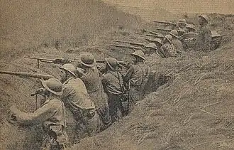 Войска революционеров в окопах под Силвейрасом