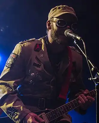 Корнелиус Яхельн с Solefald на Ragnarök Festival[англ.] 2013