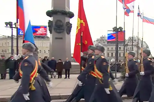Торжественный марш в День защитников Отечества