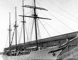 Ист-Ривер (Нью-Йорк, США — 28 апреля 1932)