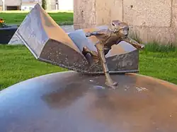 Нильс Хольгерссон — памятник в Карлскруне