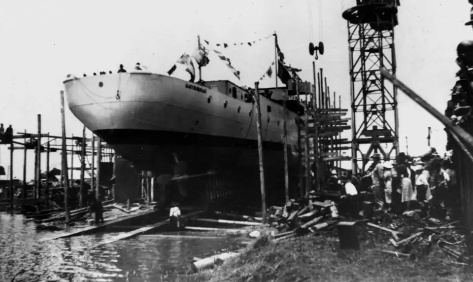 HMAS Maryborough на стапеле верфи, 1941 год