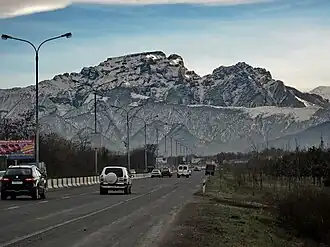 Вид из Владикавказа на гору в ноябре 2009