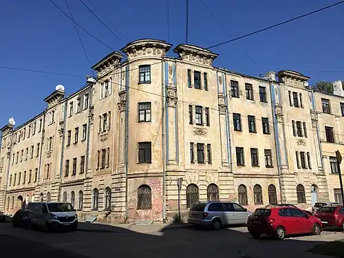 Ул. Стругу, дом № 3 (угол ул. Дагдас).