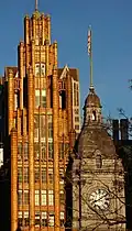 Вершина Manchester Unity Building башенные часы Melbourne Town Hall