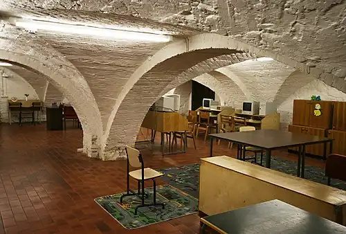 В подвале главного здания