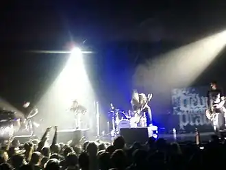 Выступление в Лос-Анджелесе совместно с Killswitch Engage в марте 2010. Слева-направо: Джеймс Бани, Крис Руби, Майк Граника, Дэниел Уильямс, Энди Трик и Джереми ДеПойстер