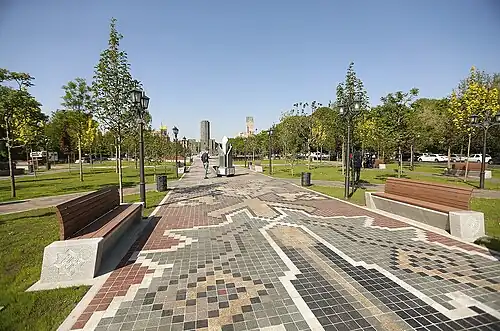 Мощение с орнаментами из драконьего ковра “Гоар”