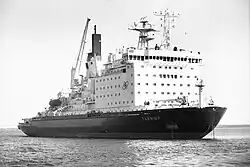 «Таймыр» на Таллинском рейде 1989