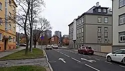 Улица Ю. Кундера перед перекрёсткомс ул. К. Тюрнпу