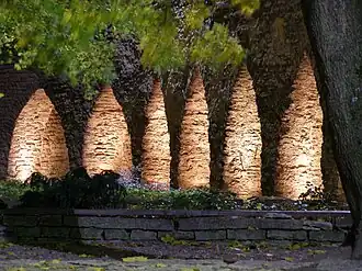 Вечернее освещение парка