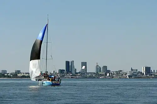 Вид на центр Таллина с моря