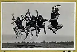 Танцевальная группа, 1920-е годы