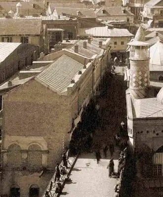 Вид на мечеть и старый метехский мост