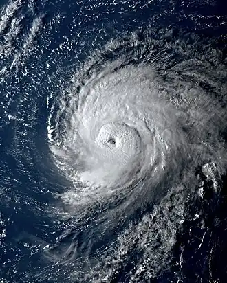 Ураган Тедди на пике интенсивности, 17 сентября 2020 года