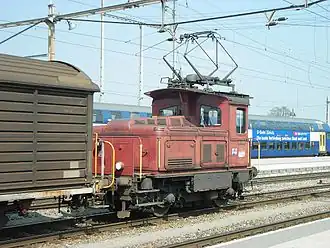 Маневровый двухосный электротепловоз Tem 346 со встроенным дизель-генератором