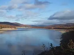 Среднее течение реки Танаэльв около финского города Утсйоки