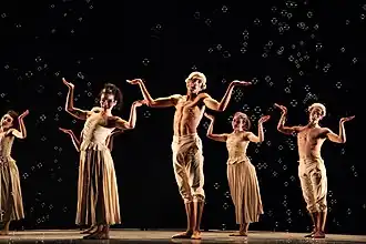 Финал спектакля в исполнении артистов «Балета Алабамы»