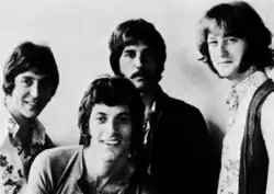 The Grass Roots в 1969 г.Сл. напр.: Деннис Провайзор, Уоррен Энтнер, Роб Грилл и Рик Куни