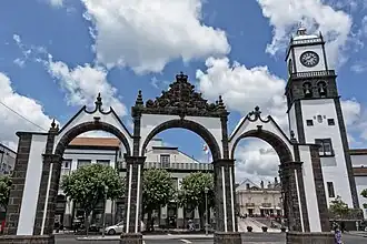 Исторические ворота в город