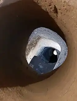 Вентиляционная шахта, через которую в подземелье поступает воздух