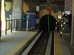 Спуск к тоннелю