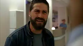 Сюжетная линия вне Острова показывает сложную жизнь Джека