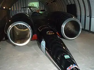 Thrust SSC удерживающий рекорд наземной скорости с 1997 года.