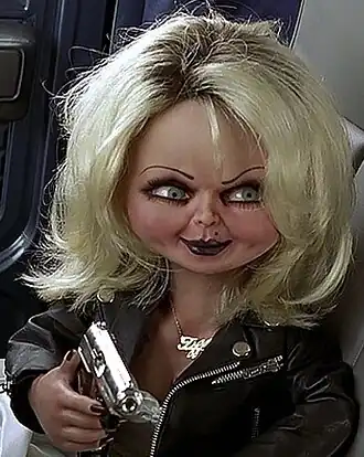 Тиффани в теле куклы «Красавицы-невесты» в фильме «Невеста Чаки» (1998)