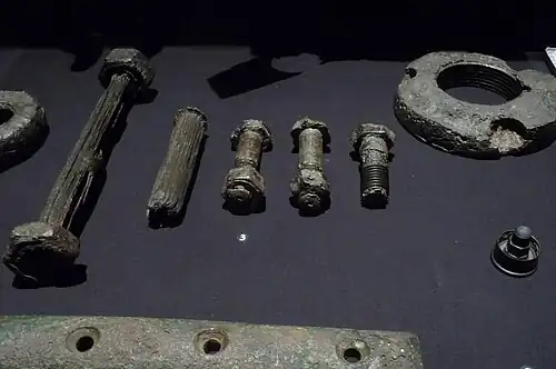 Шлюпбалочные болты