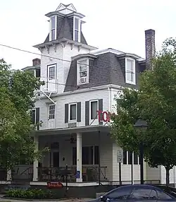 Отель «Том Квик инн»