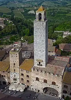 Вид на Торре Роньоза с Большой башни