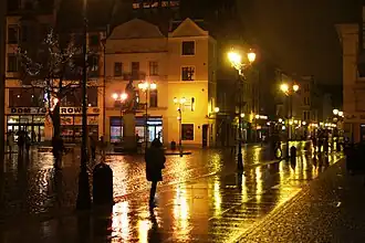 Улица старого города ночью