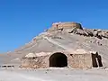 Башня молчания (дахма) близ города Йезд