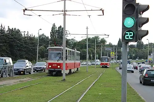 Трамвай маршрута № 5 рядом с улицей 9 Апреля. 26 июля 2022 года