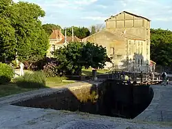 Шлюз канала Миди