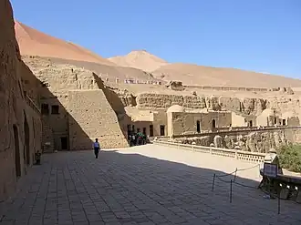 Вход в пещеру Безеклик