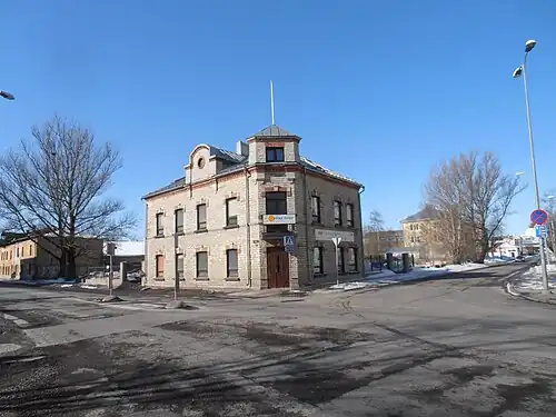 Дом 11, перекрёсток с улицейУус-Садама