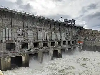 Водосбросная плотина