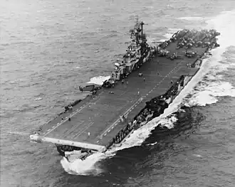 Авианосец «Интрепид» в Филиппинском море в 1944 году