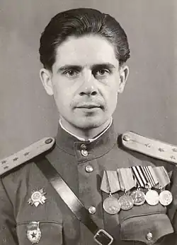 Гвардии капитан Б. В. Унковский в Потсдаме. 1946 год