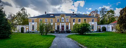 Главное здание (господский дом) мызы Альт-Ваймель в 2014 году