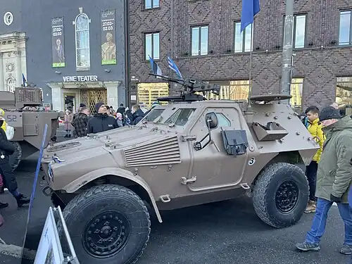 Французский бронеавтомобиль «Véhicule Blindé Léger» на выставке военной техники на бульваре Каарли в Таллине, 2025 год